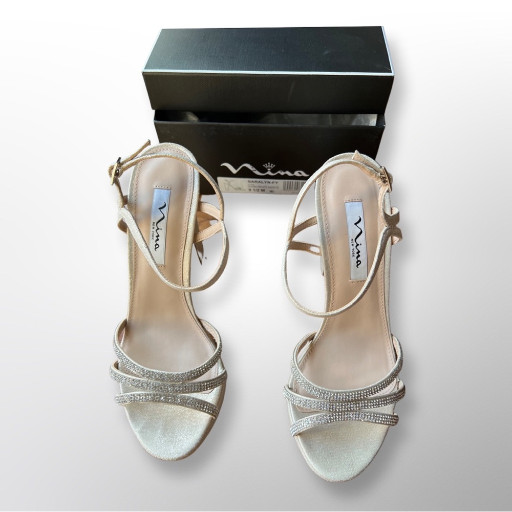 Nina Saralyn-FY 4” heel Sandals with crystal, Size 9.5, platform sole.